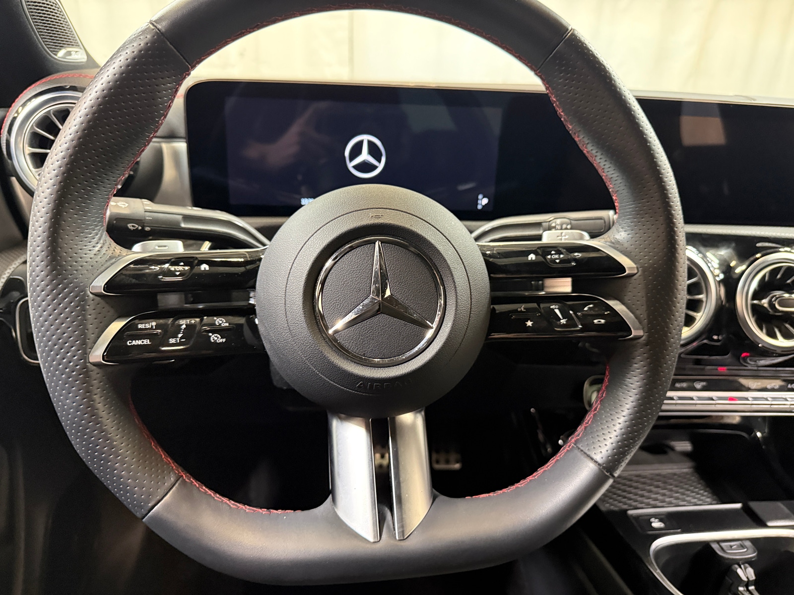 Thumbnail: 2025 Mercedes-Benz CLA - 3