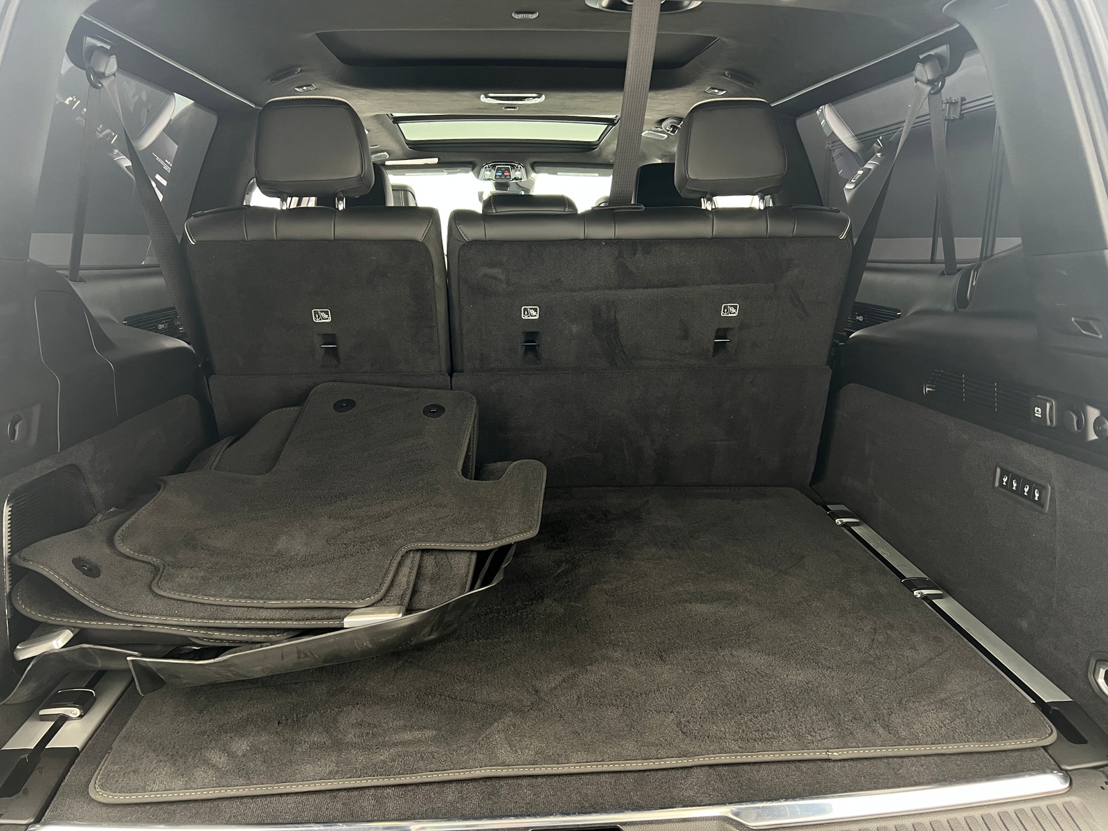 Thumbnail: 2024 Jeep Grand Wagoneer L - 6