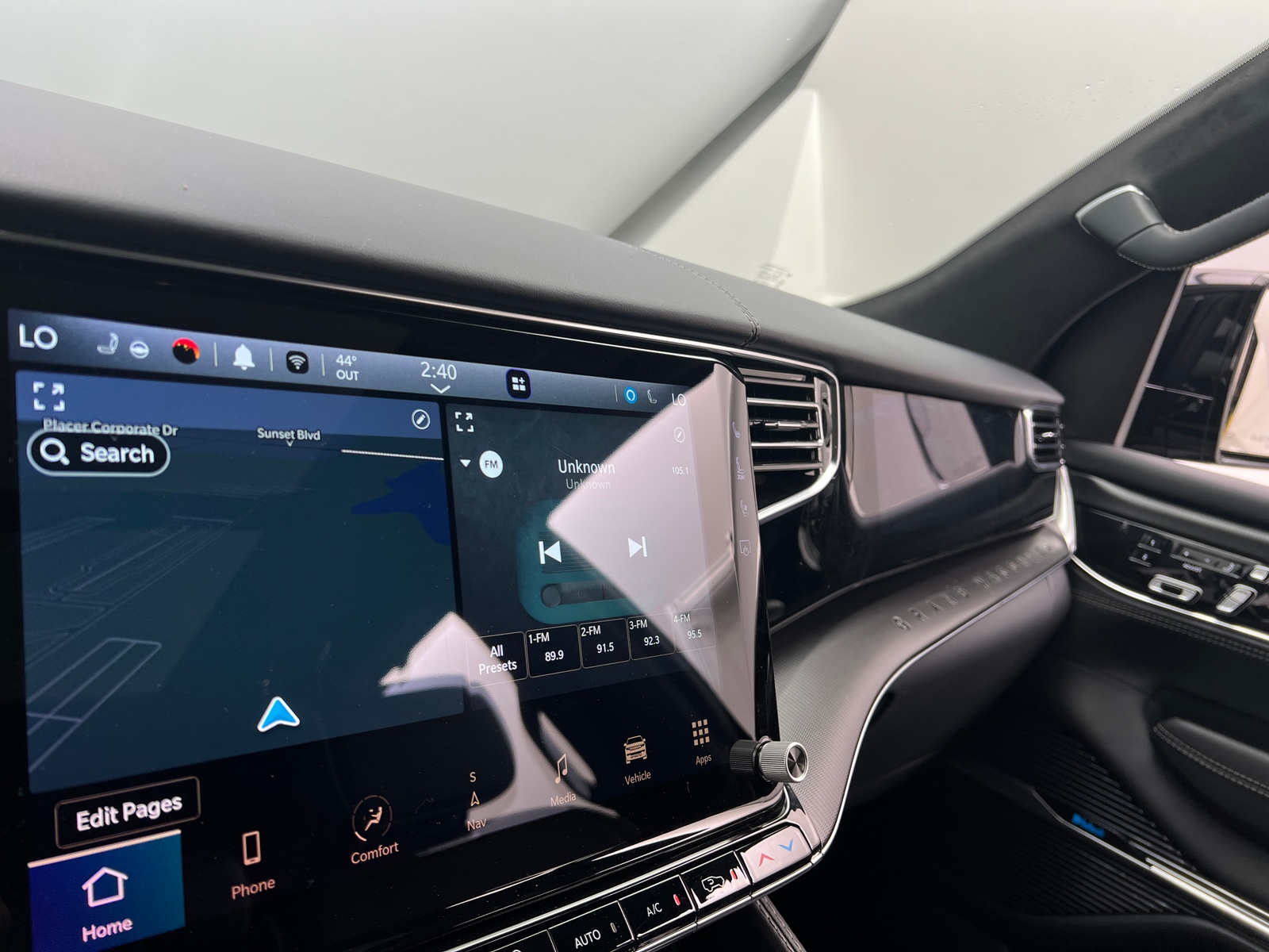 Thumbnail: 2024 Jeep Grand Wagoneer L - 3