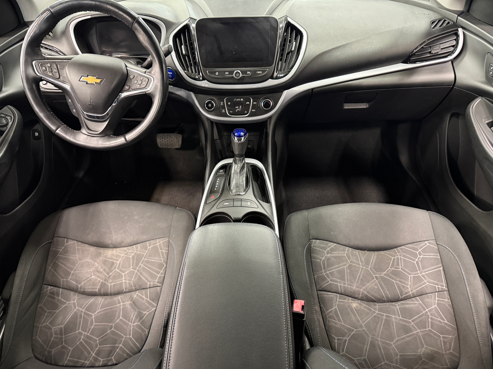 Thumbnail: 2017 Chevrolet Volt - 3