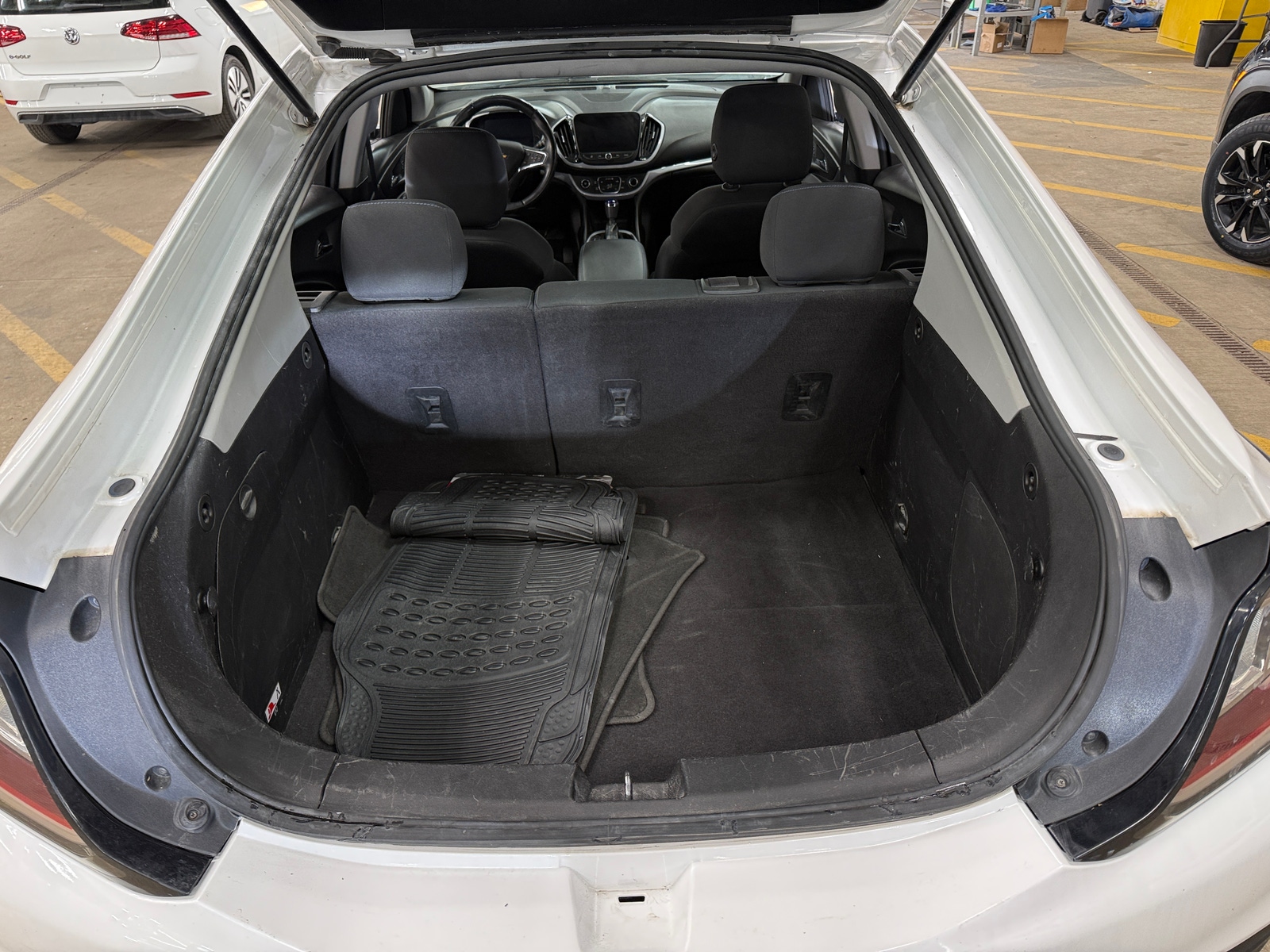 Thumbnail: 2017 Chevrolet Volt - 7