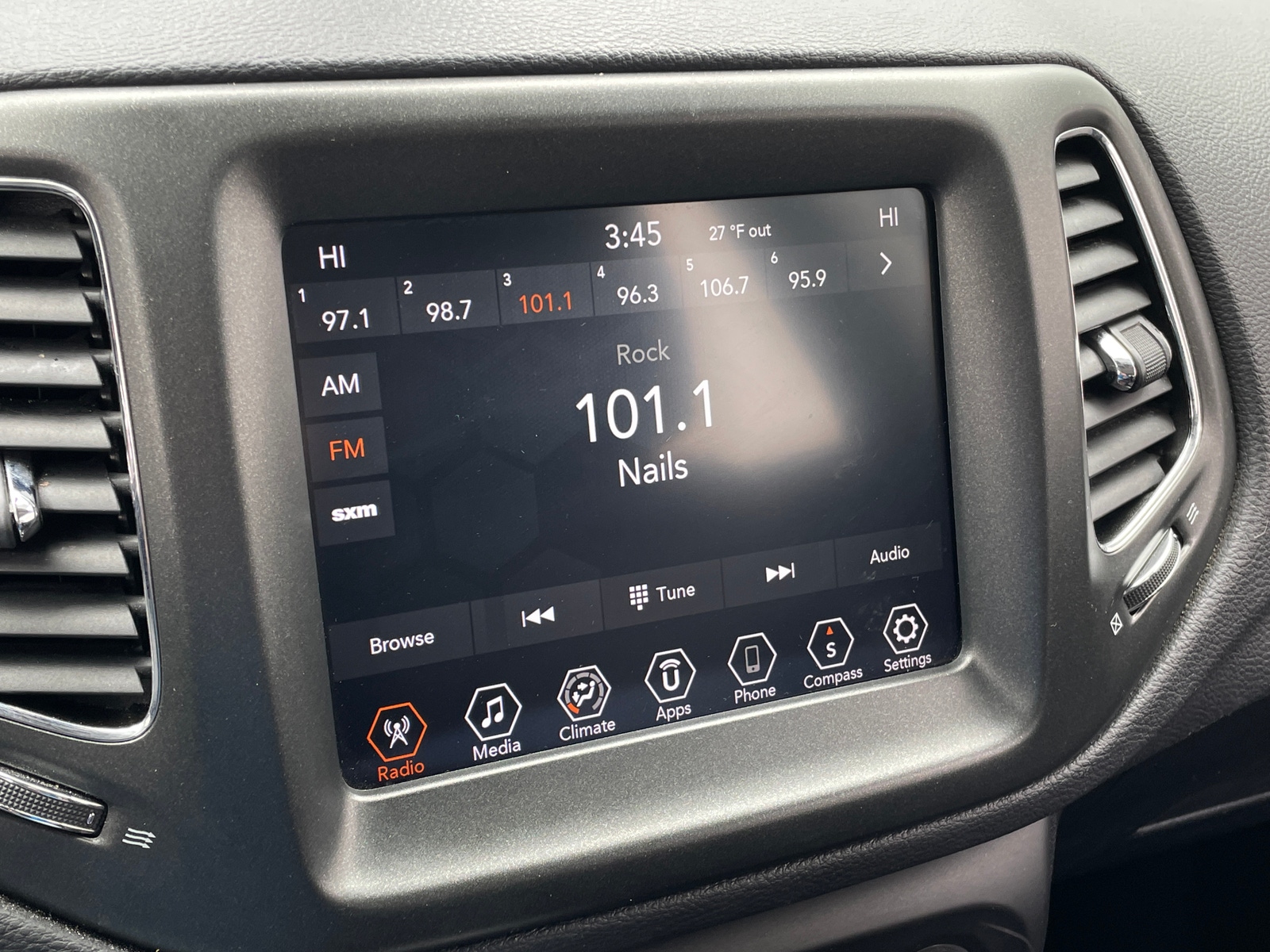 Thumbnail: 2021 Jeep Compass - 4