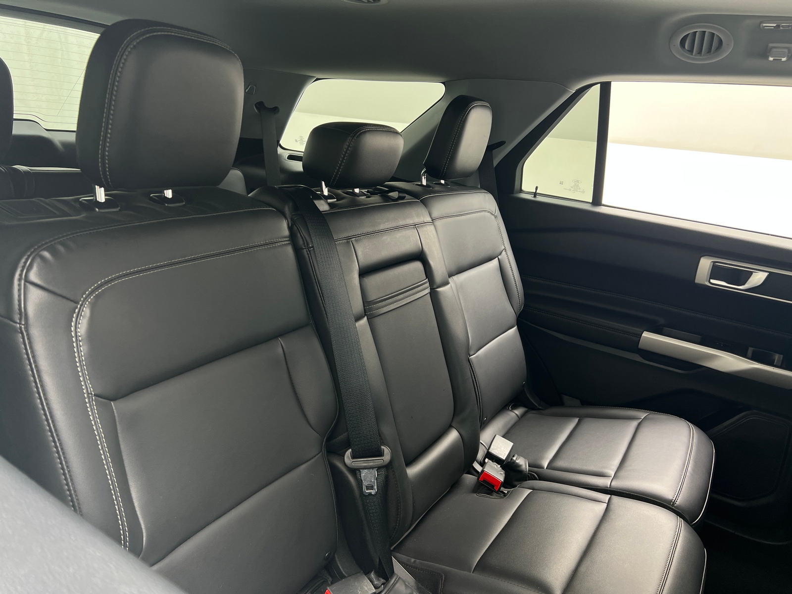 Thumbnail: 2022 Ford Explorer - 6