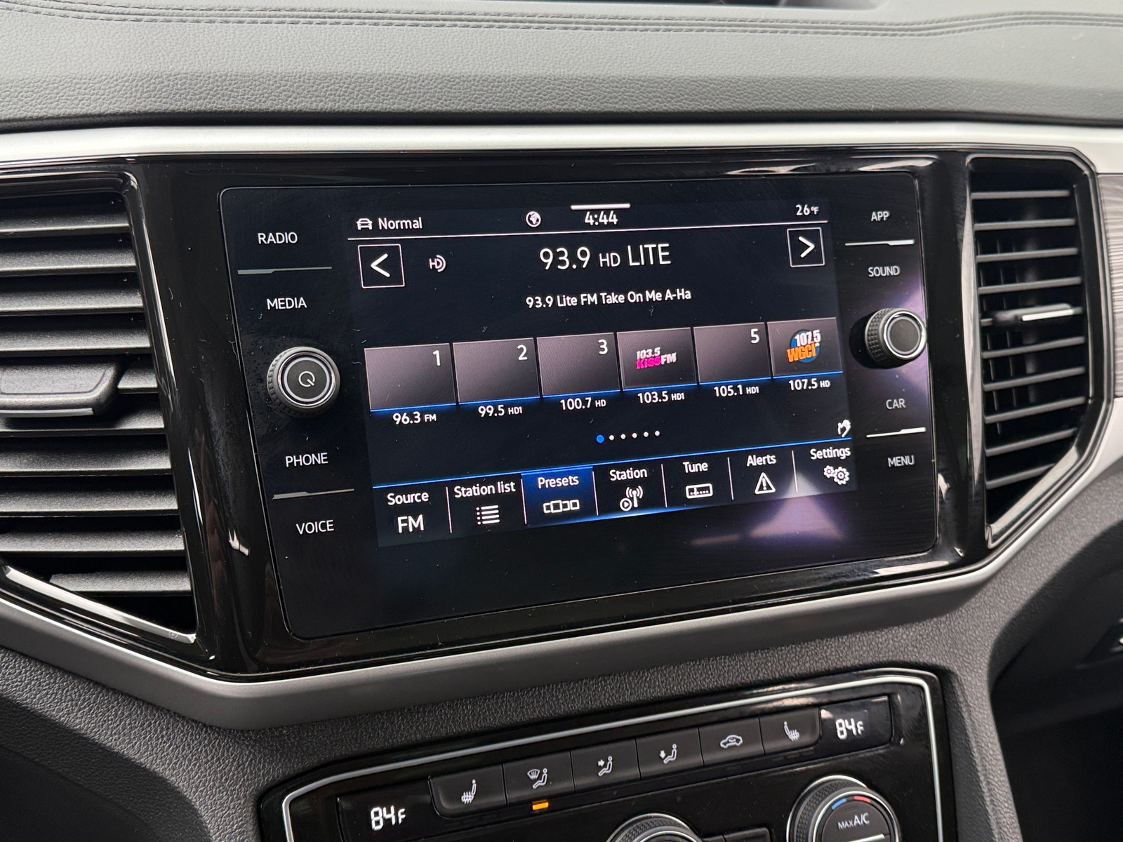 Thumbnail: 2022 Volkswagen Atlas - 3