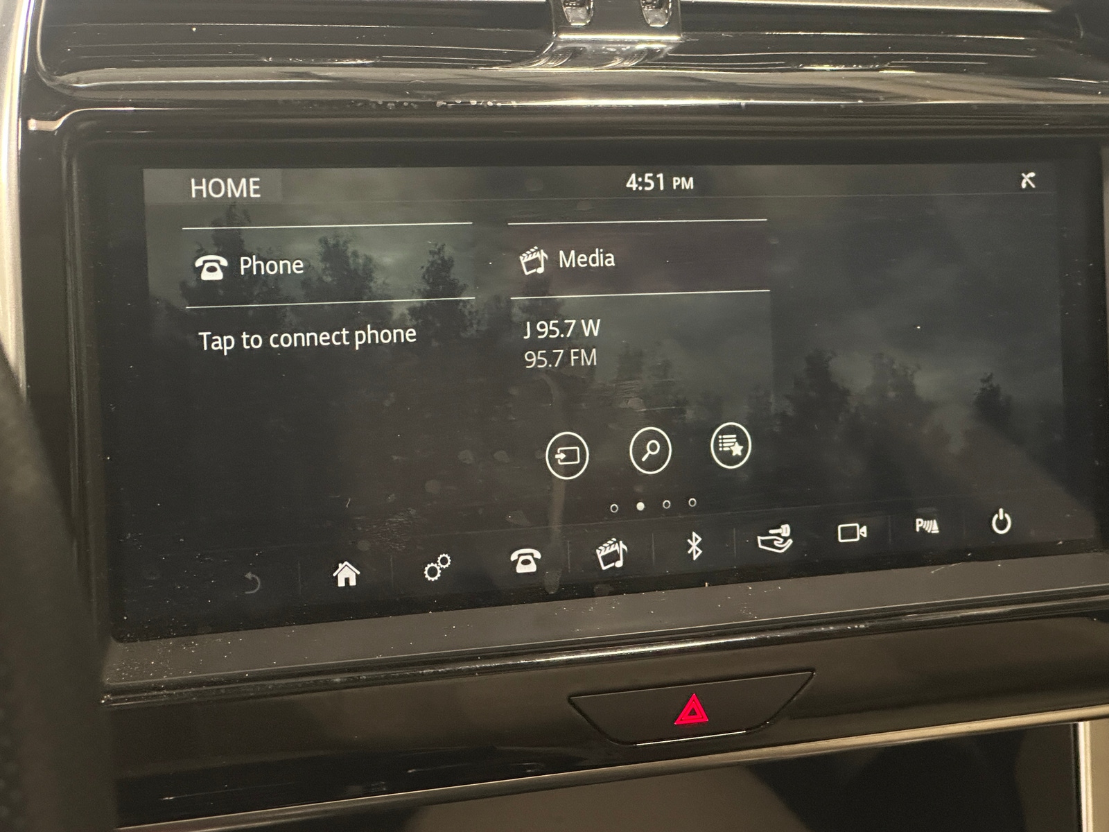 Thumbnail: 2020 Jaguar XE - 3