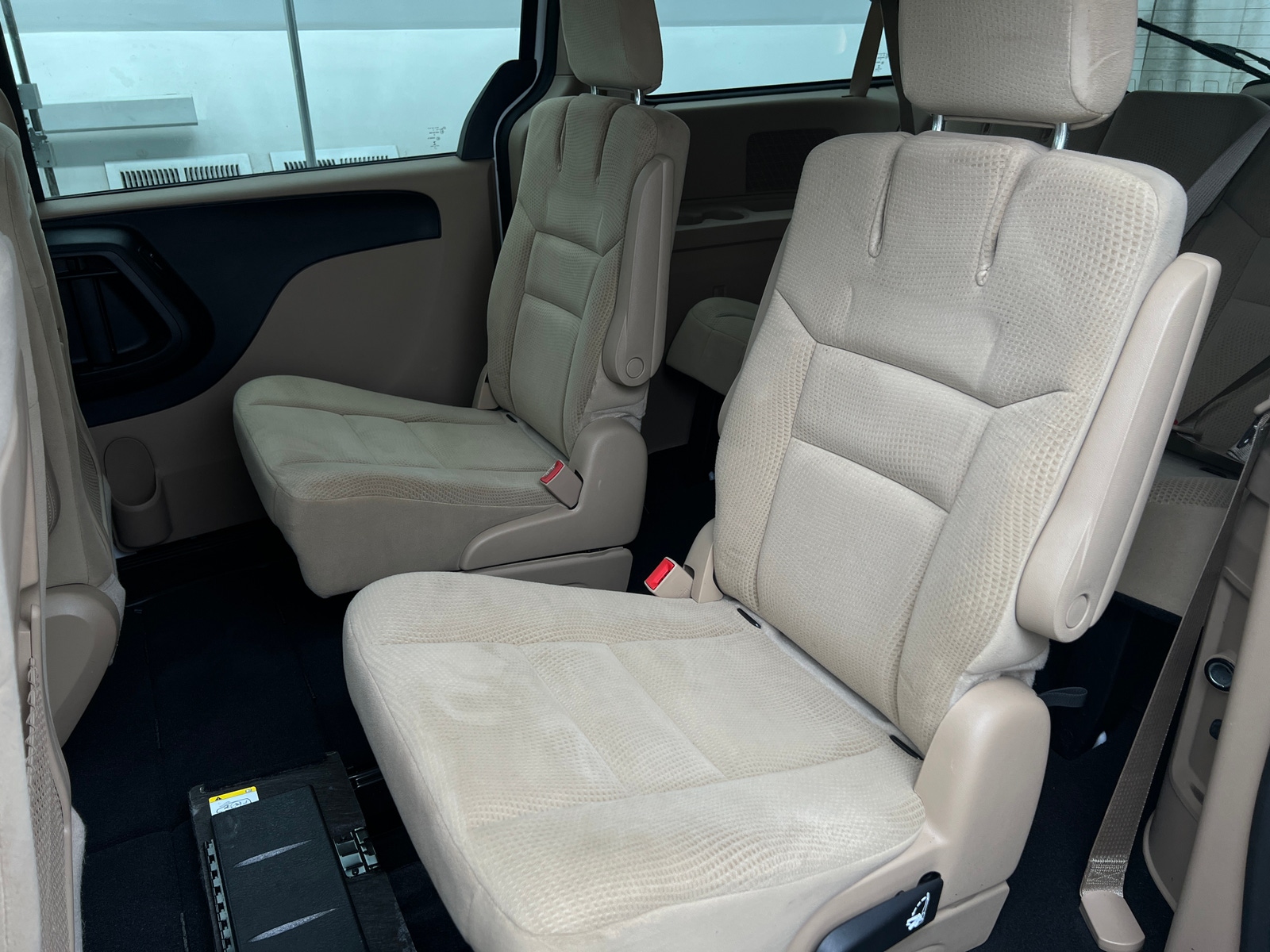 Thumbnail: 2016 Dodge Grand Caravan - 6