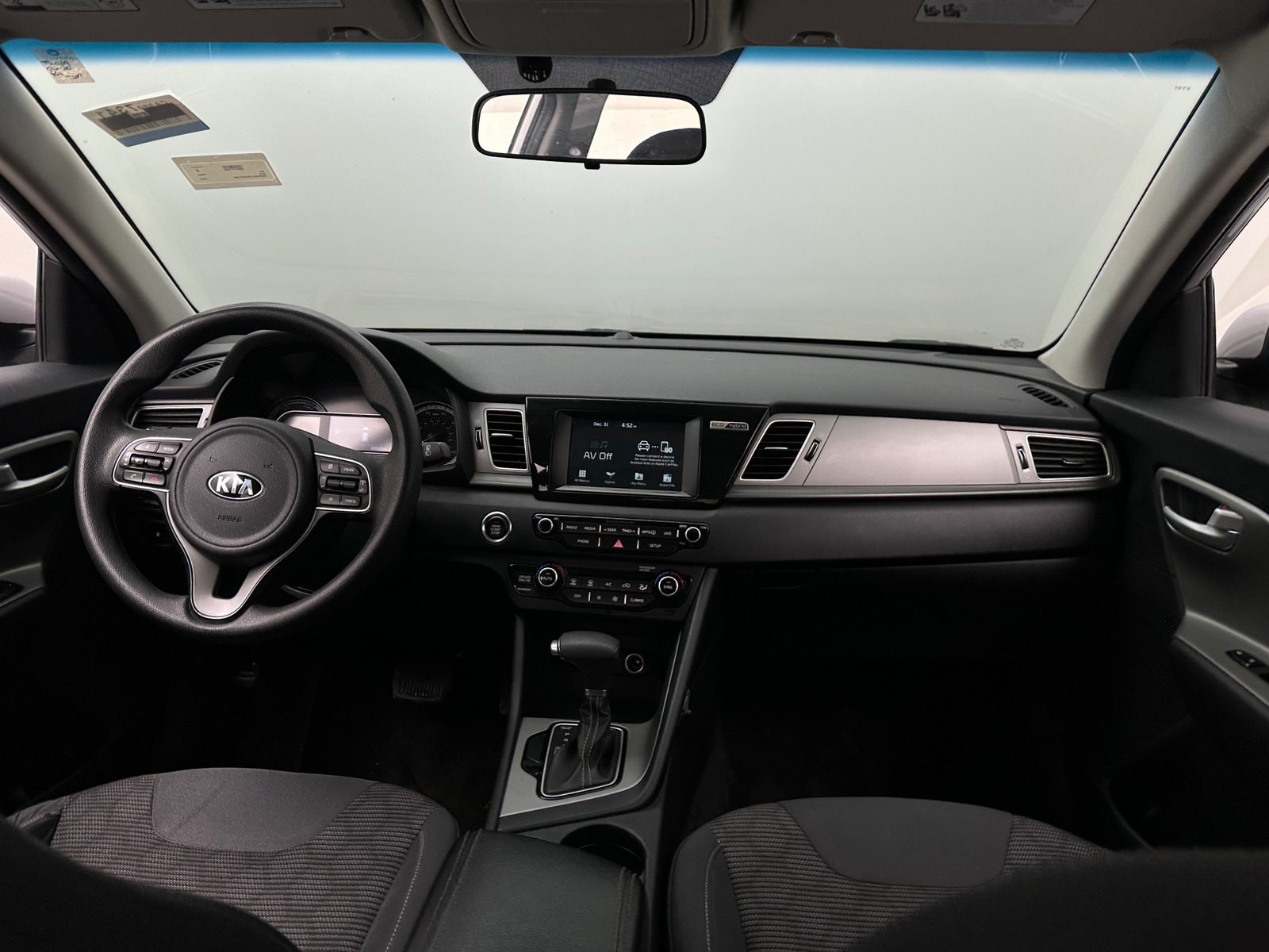 Thumbnail: 2019 Kia Niro - 3