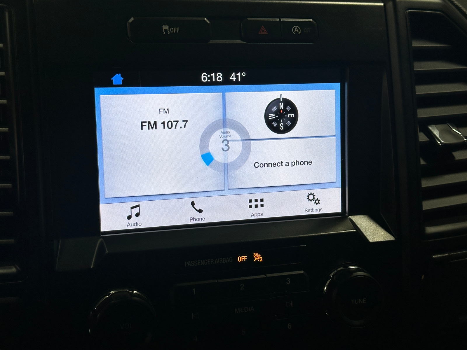 Thumbnail: 2019 Ford Econoline - 4