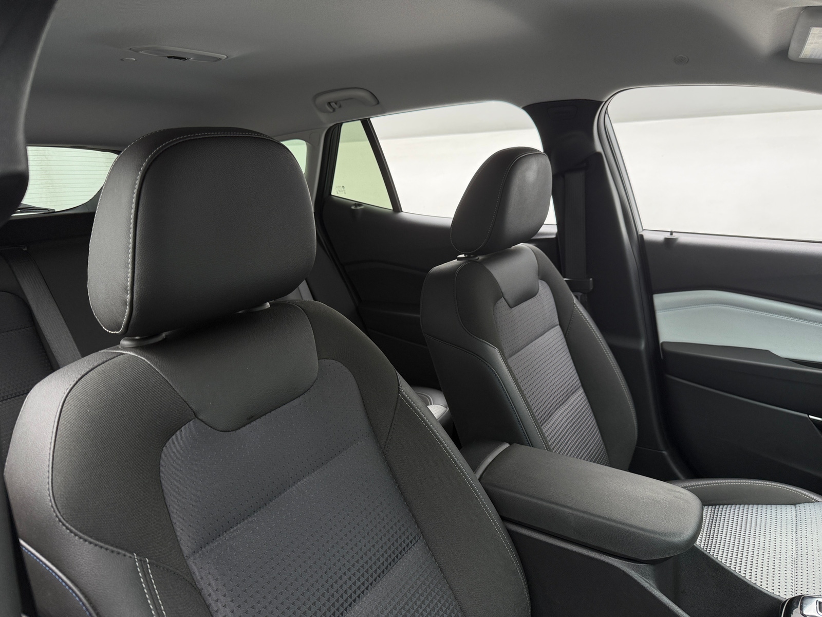 Thumbnail: 2025 Chevrolet Trax - 2