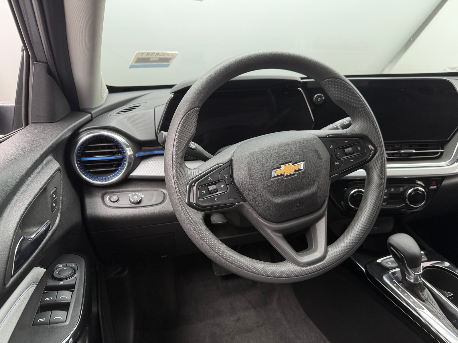 Thumbnail: 2025 Chevrolet Trax - 5