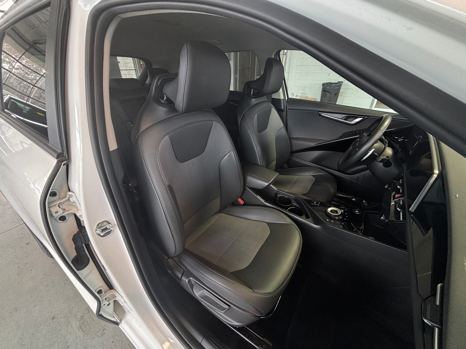 Thumbnail: 2023 Kia Niro - 2