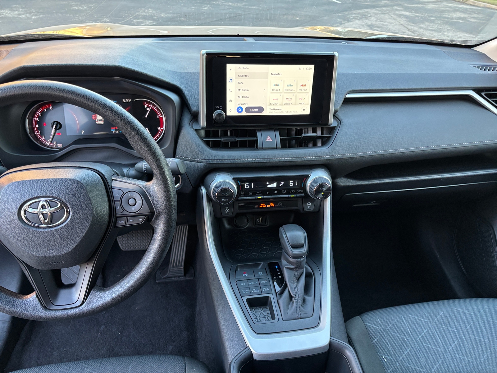 Thumbnail: 2025 Toyota RAV4 - 3