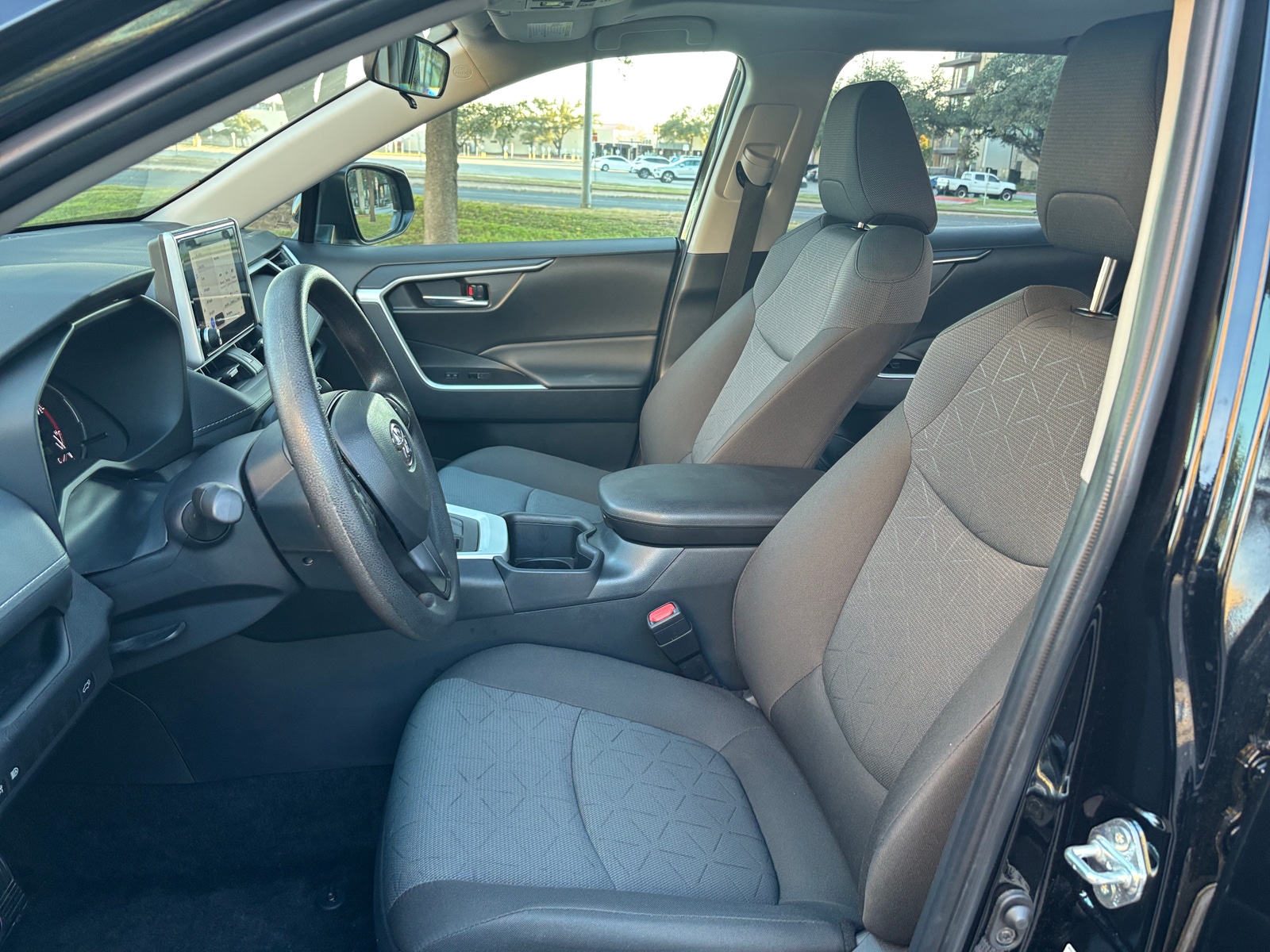 Thumbnail: 2025 Toyota RAV4 - 2