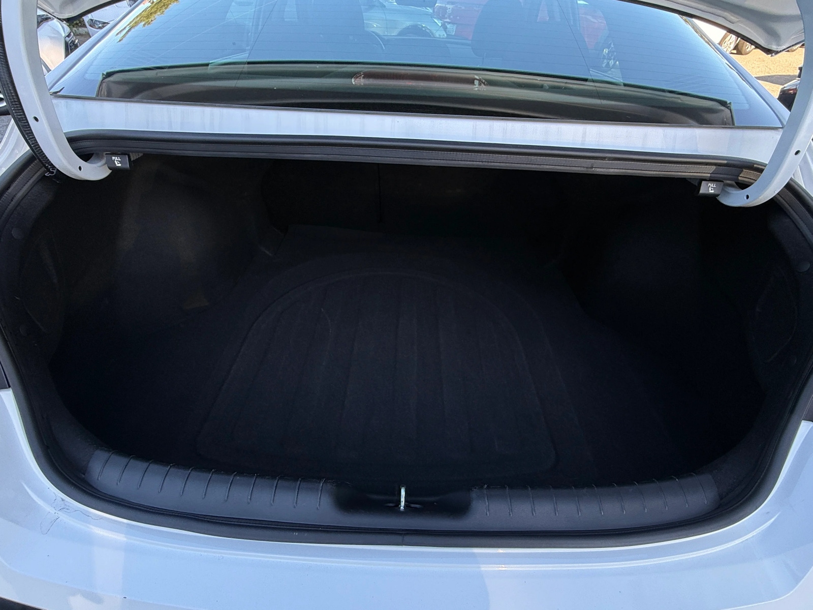 Thumbnail: 2025 Hyundai Elantra - 4