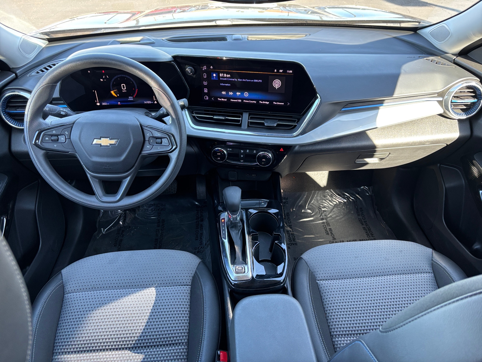 Thumbnail: 2025 Chevrolet Trax - 3