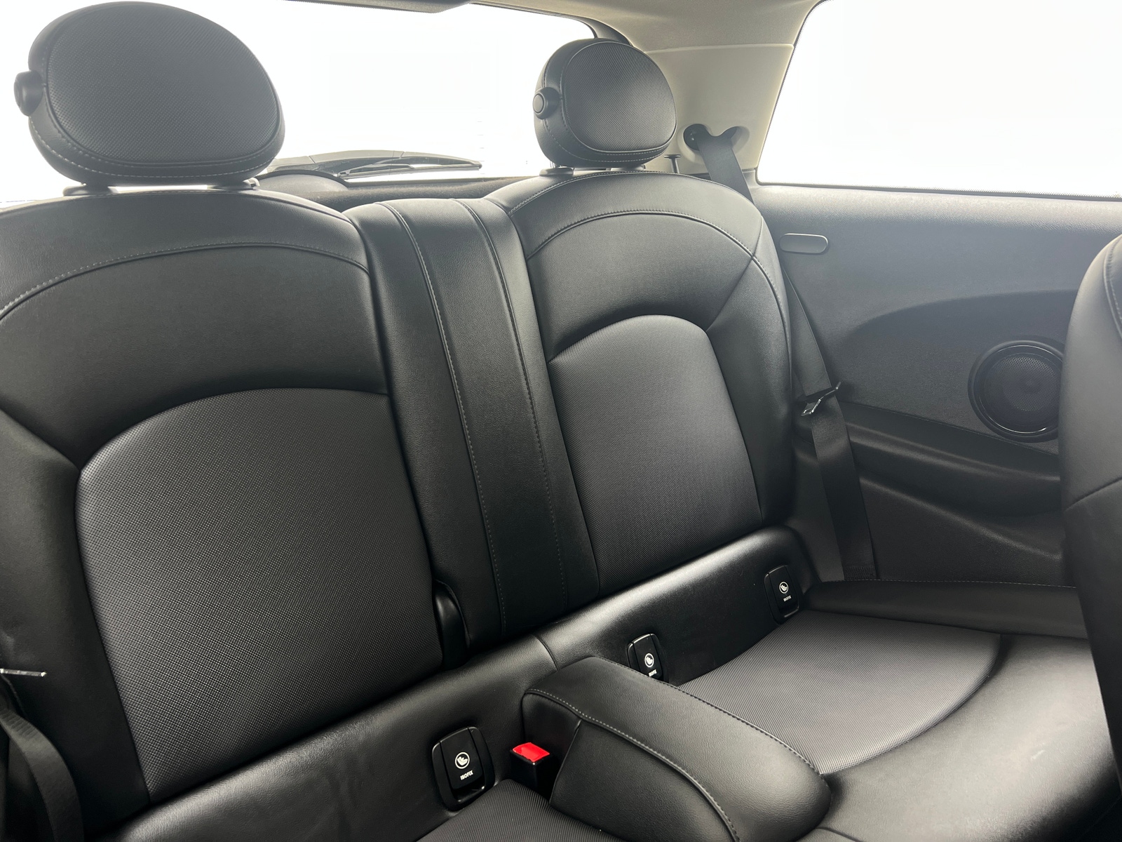 Thumbnail: 2017 MINI Cooper Hardtop - 5