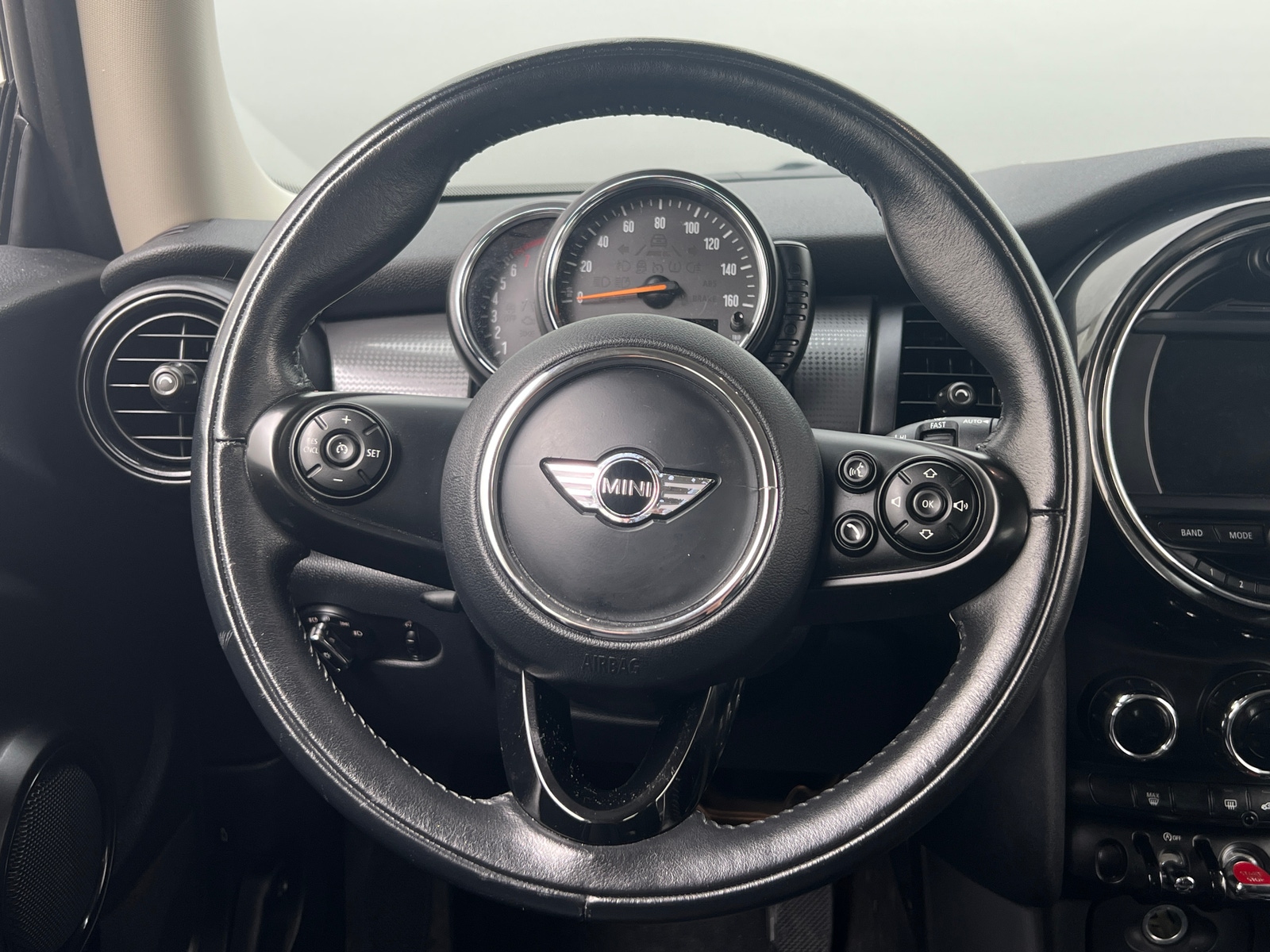 Thumbnail: 2017 MINI Cooper Hardtop - 4