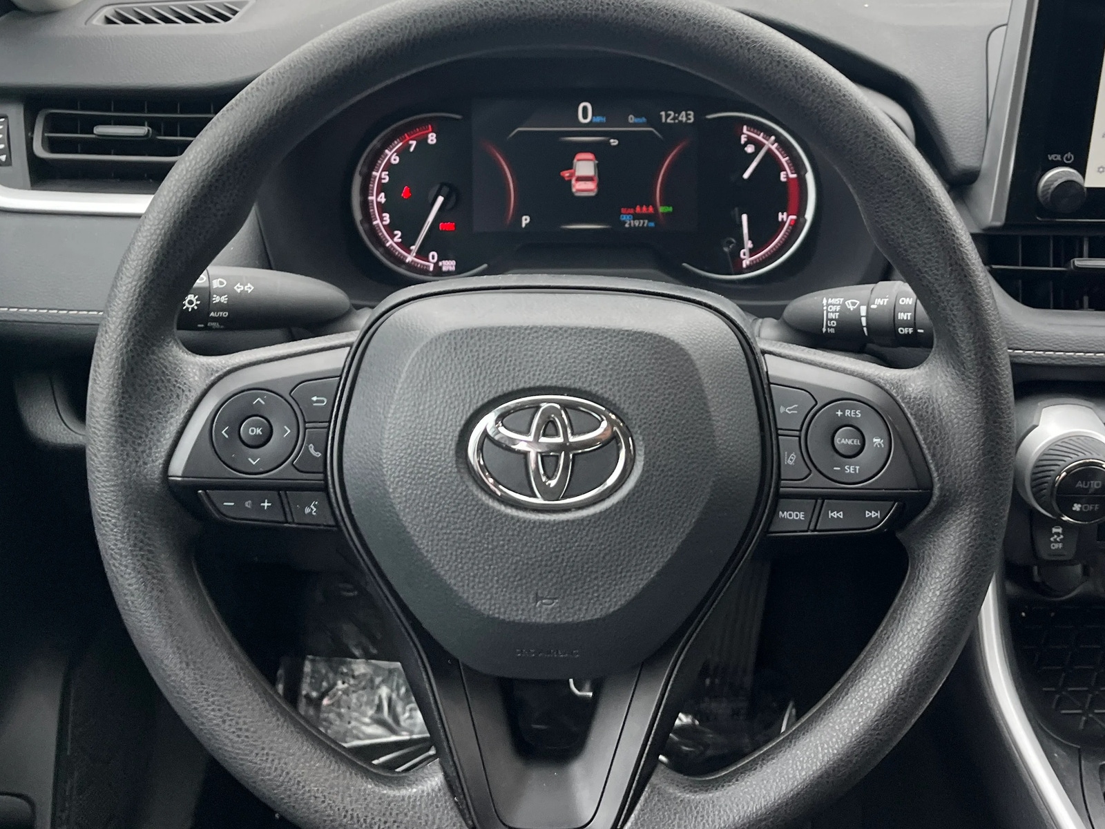 Thumbnail: 2025 Toyota RAV4 - 4