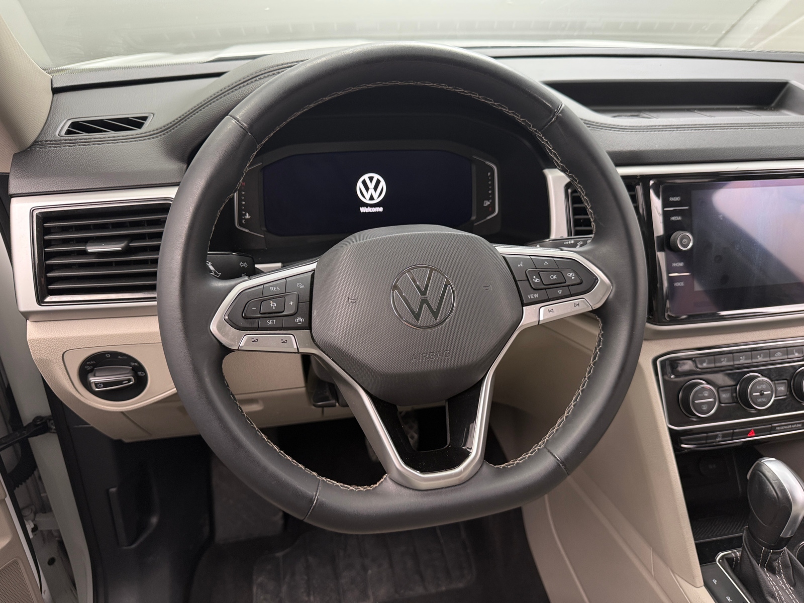 Thumbnail: 2022 Volkswagen Atlas - 4