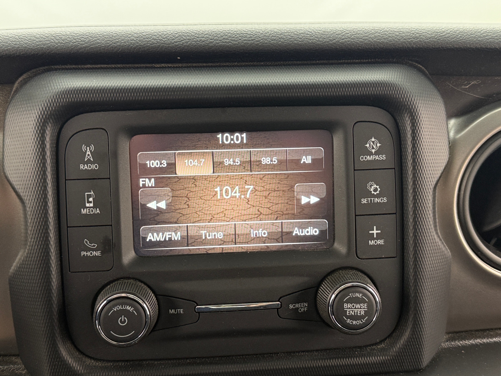 Thumbnail: 2020 Jeep Gladiator - 4