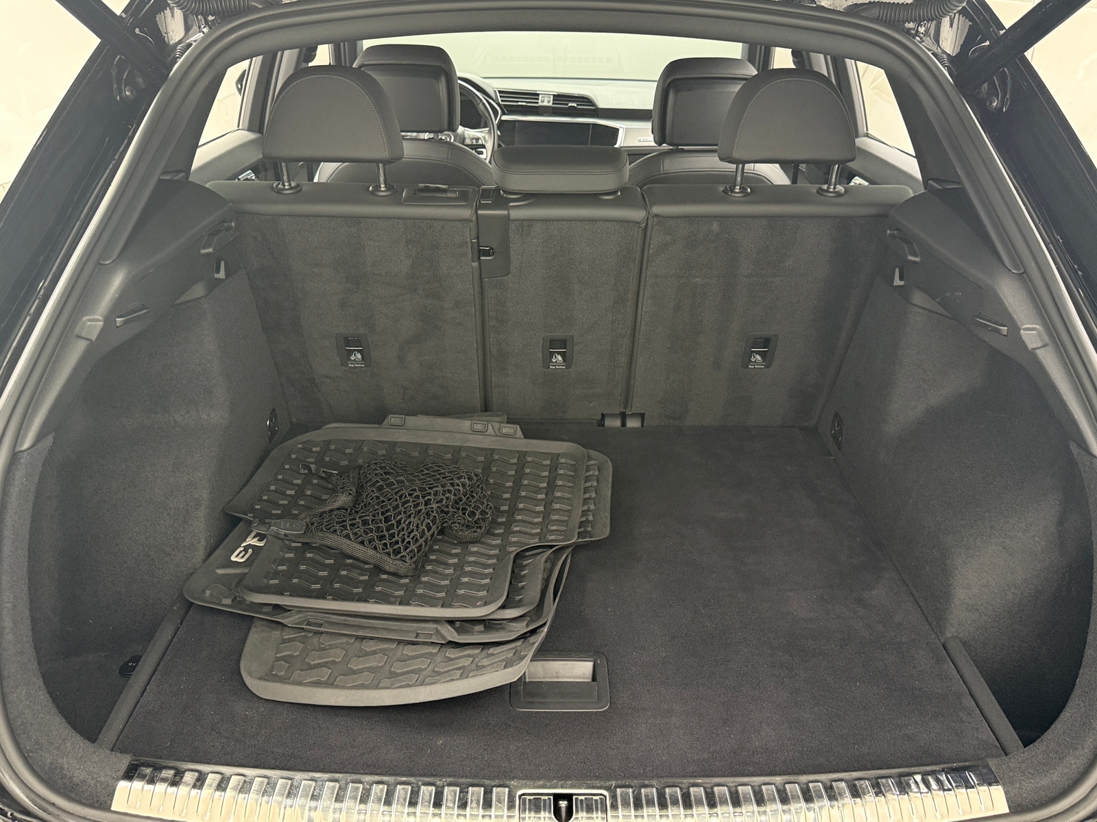 Thumbnail: 2021 Audi Q3 - 6