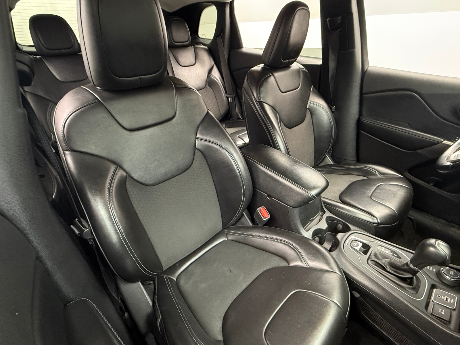 Thumbnail: 2019 Jeep Cherokee - 2