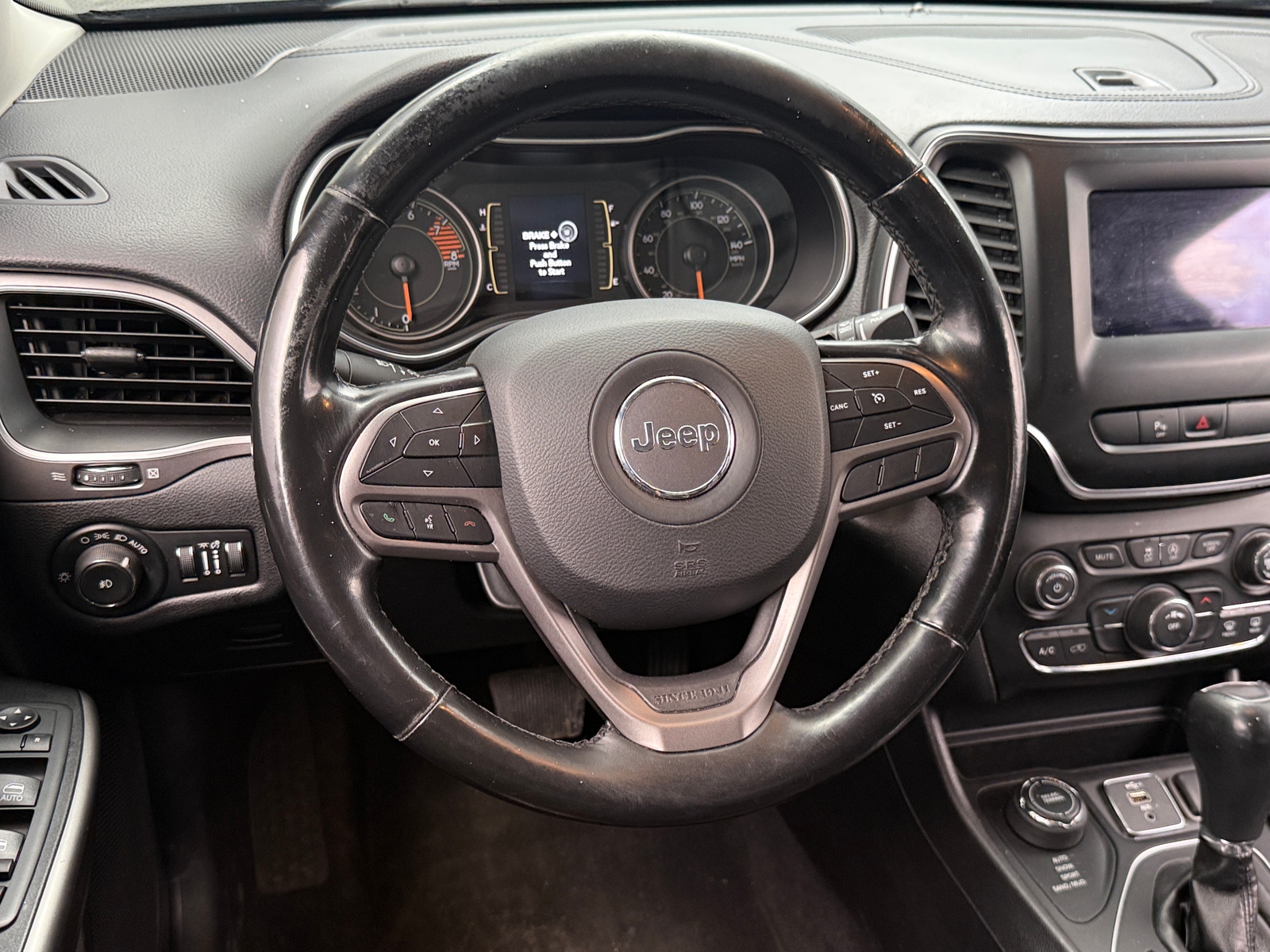 Thumbnail: 2019 Jeep Cherokee - 5