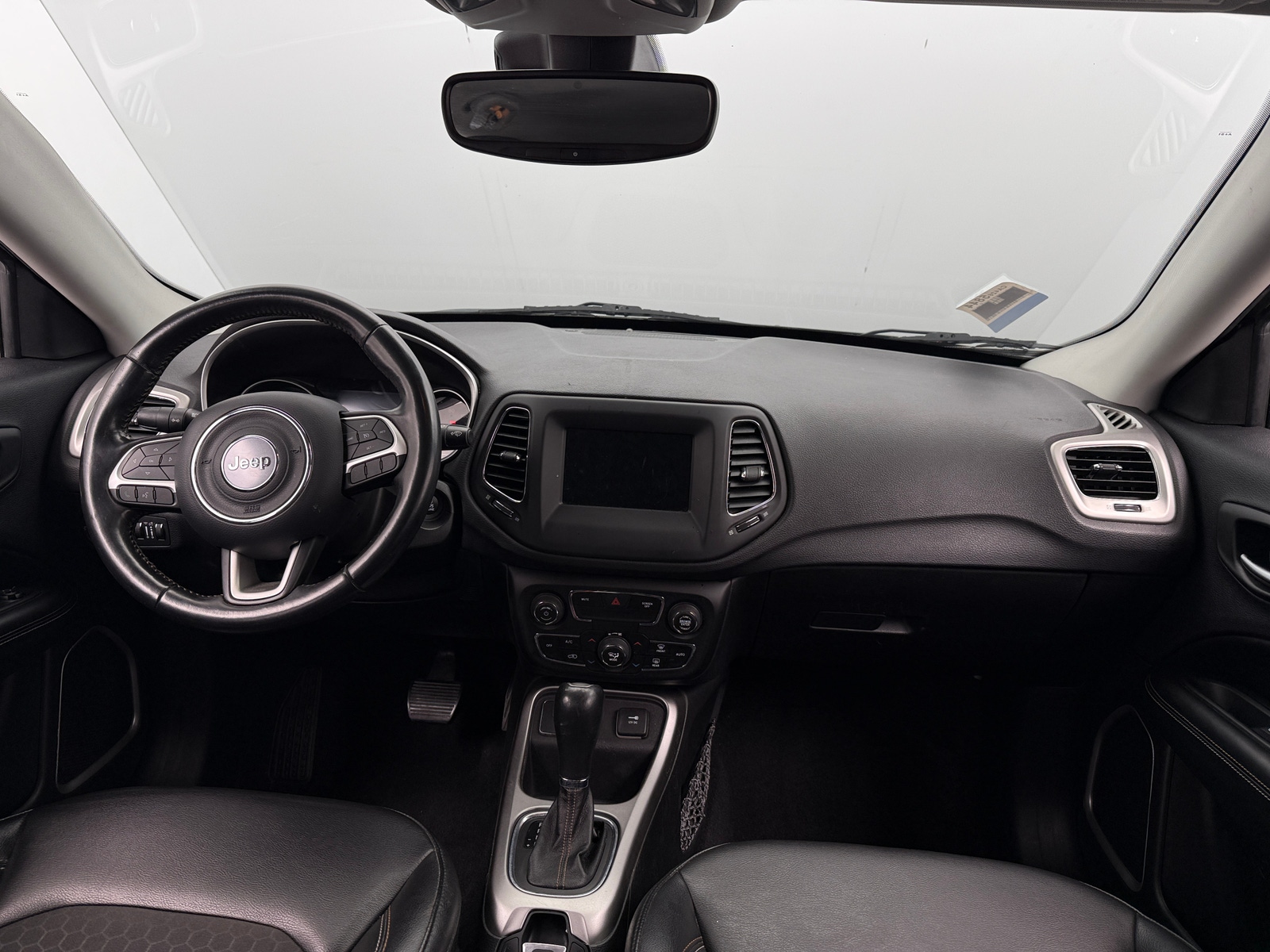 Thumbnail: 2019 Jeep Compass - 3