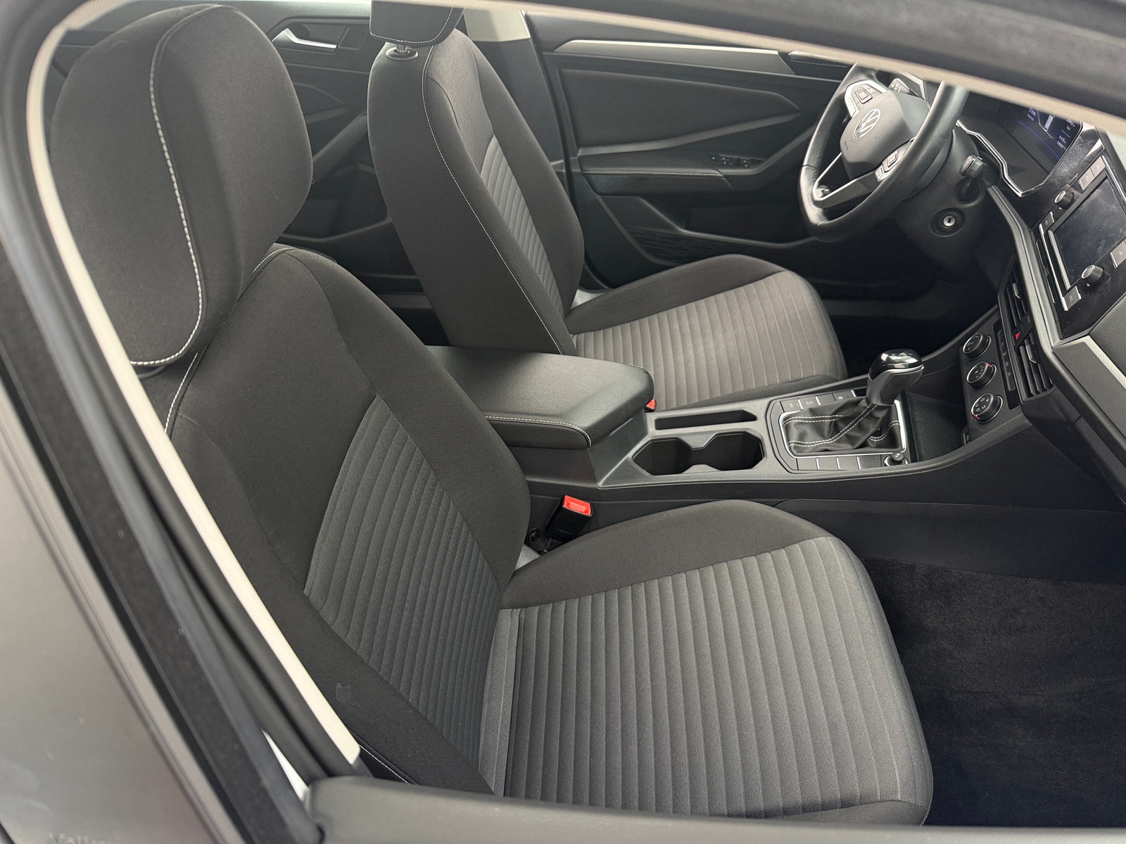 Thumbnail: 2023 Volkswagen Jetta - 2