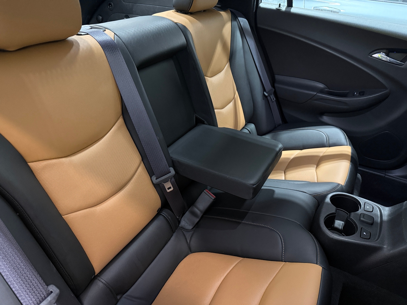 Thumbnail: 2017 Chevrolet Volt - 5