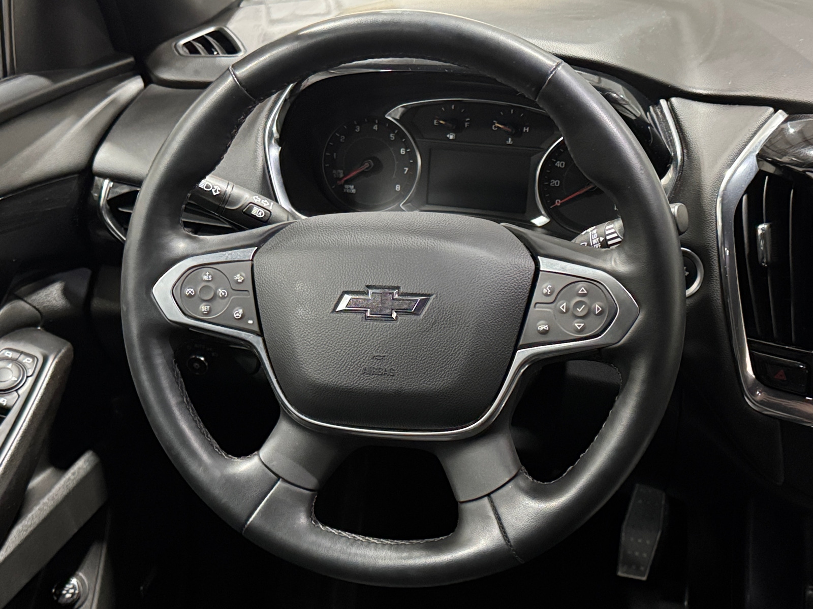 Thumbnail: 2023 Chevrolet Traverse - 4