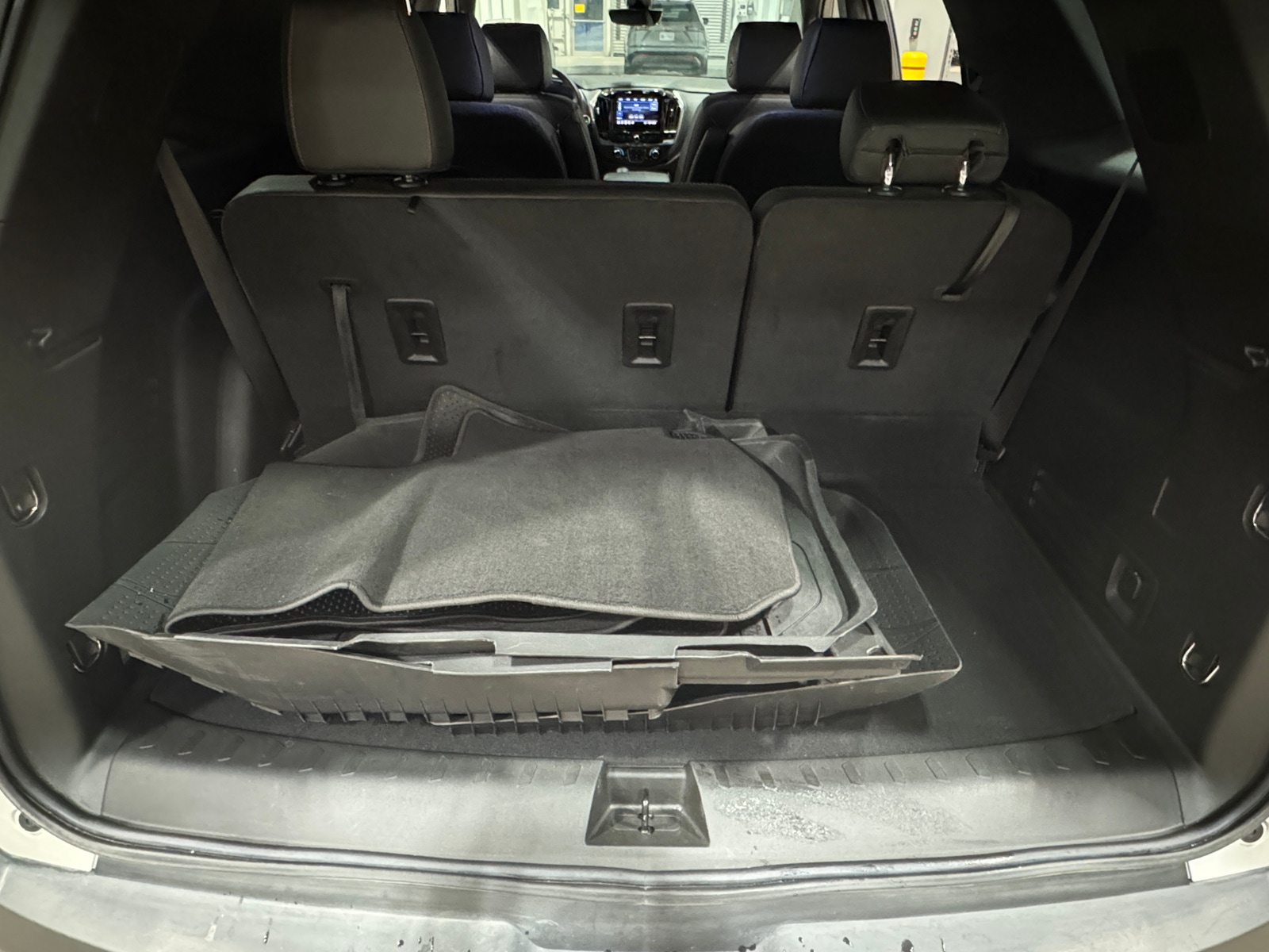 Thumbnail: 2023 Chevrolet Traverse - 6