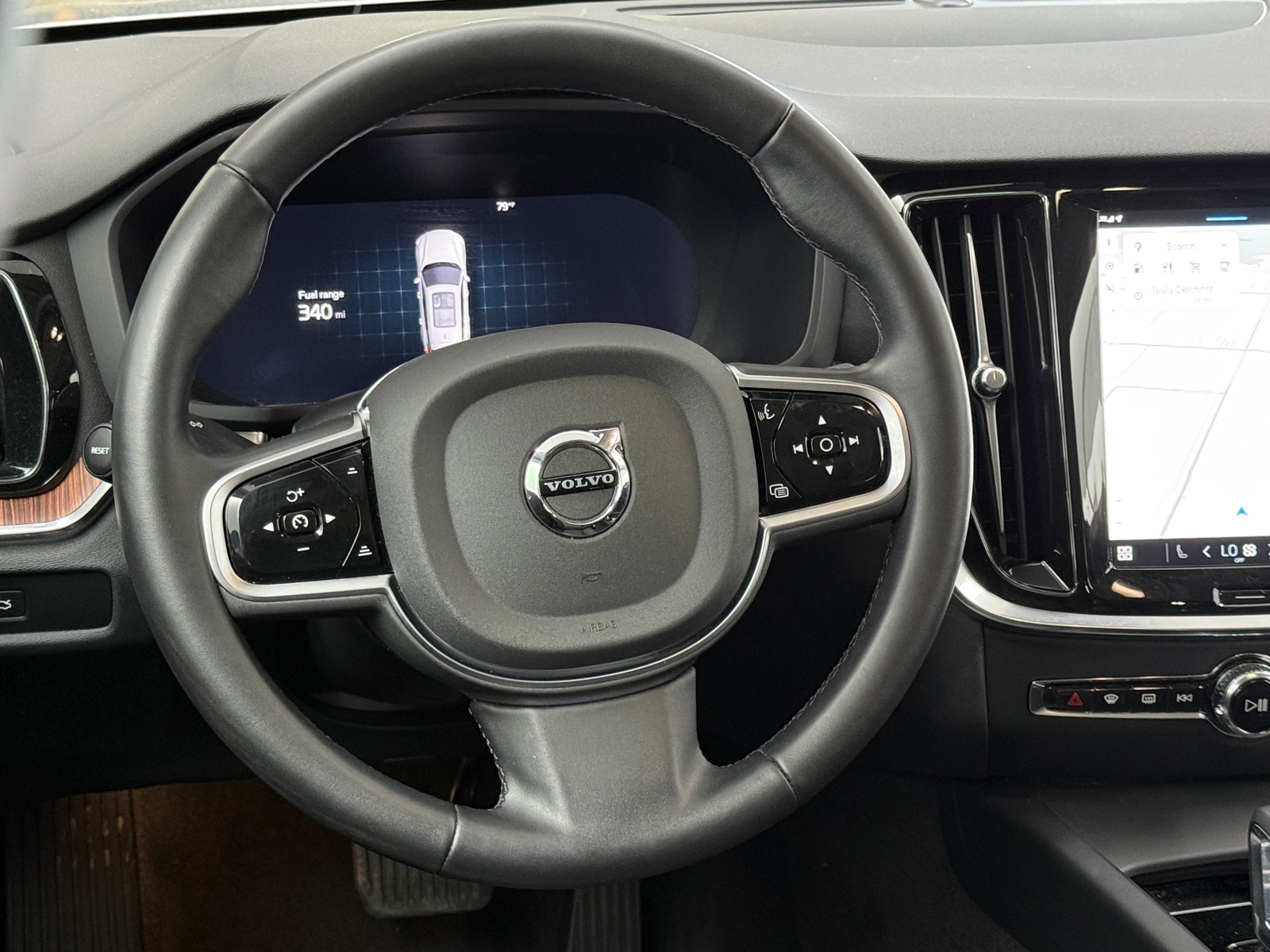 Thumbnail: 2025 Volvo V60 - 4