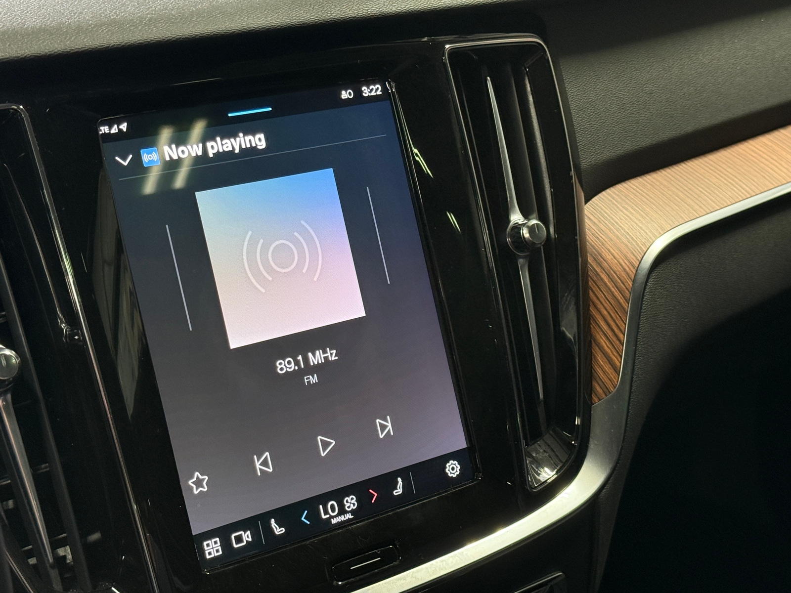 Thumbnail: 2025 Volvo V60 - 3