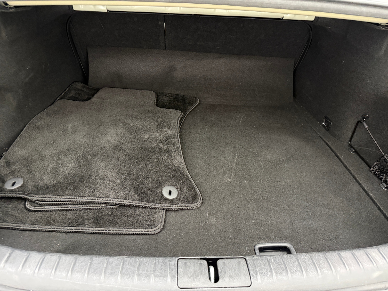 Thumbnail: 2025 Genesis G70 - 6