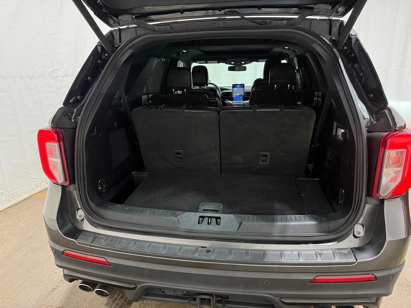 Thumbnail: 2020 Ford Explorer - 6