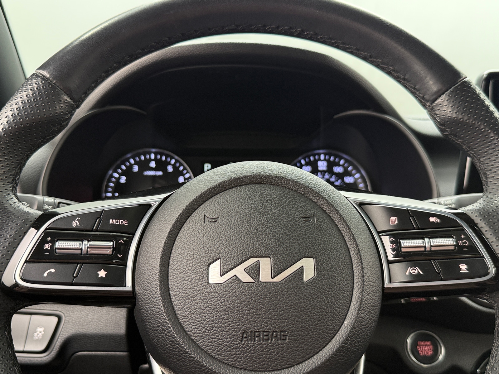 Thumbnail: 2023 Kia Forte - 4