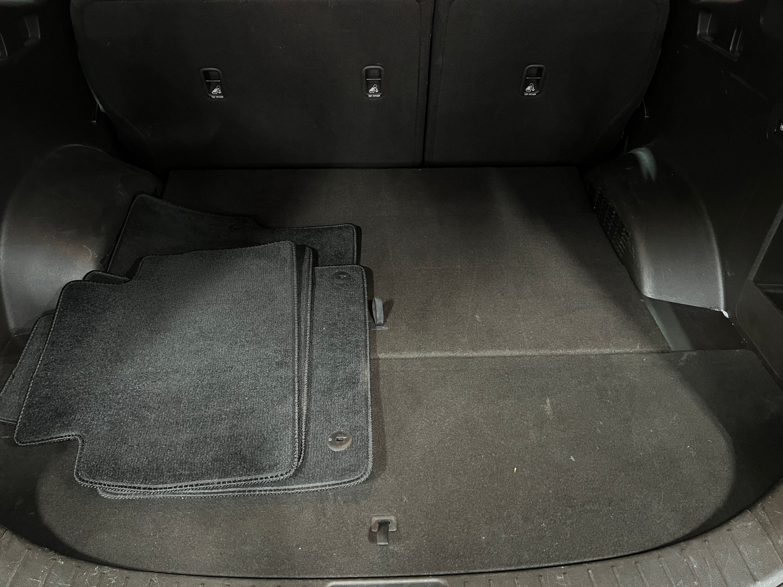 Thumbnail: 2020 Hyundai Santa Fe - 6