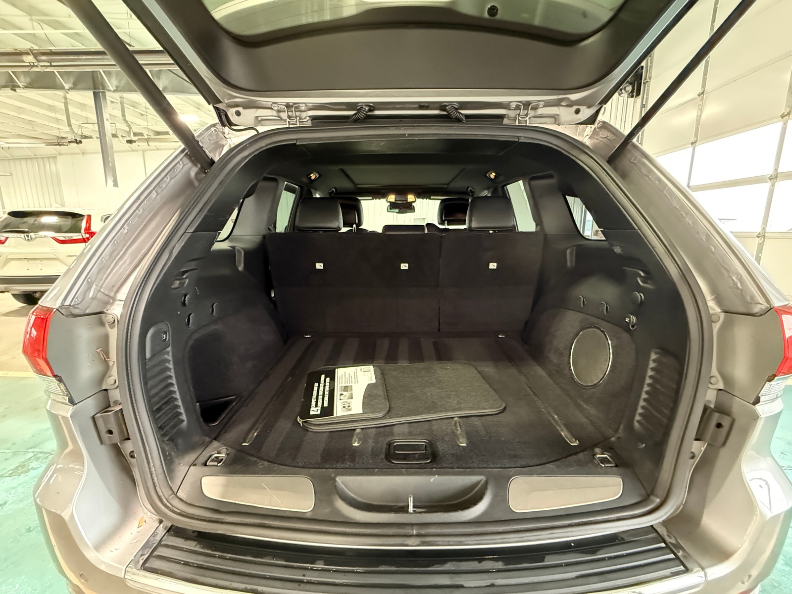 Thumbnail: 2014 Jeep Grand Cherokee - 6