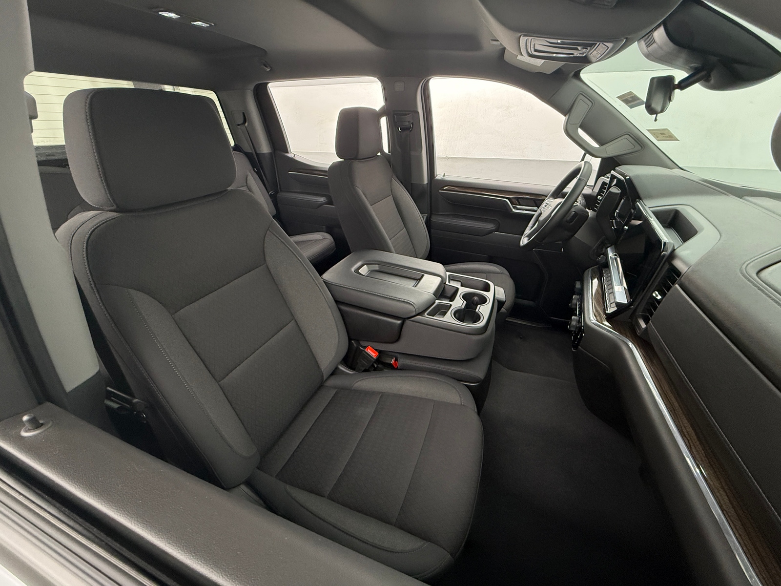 Thumbnail: 2025 Chevrolet Silverado 1500 - 2