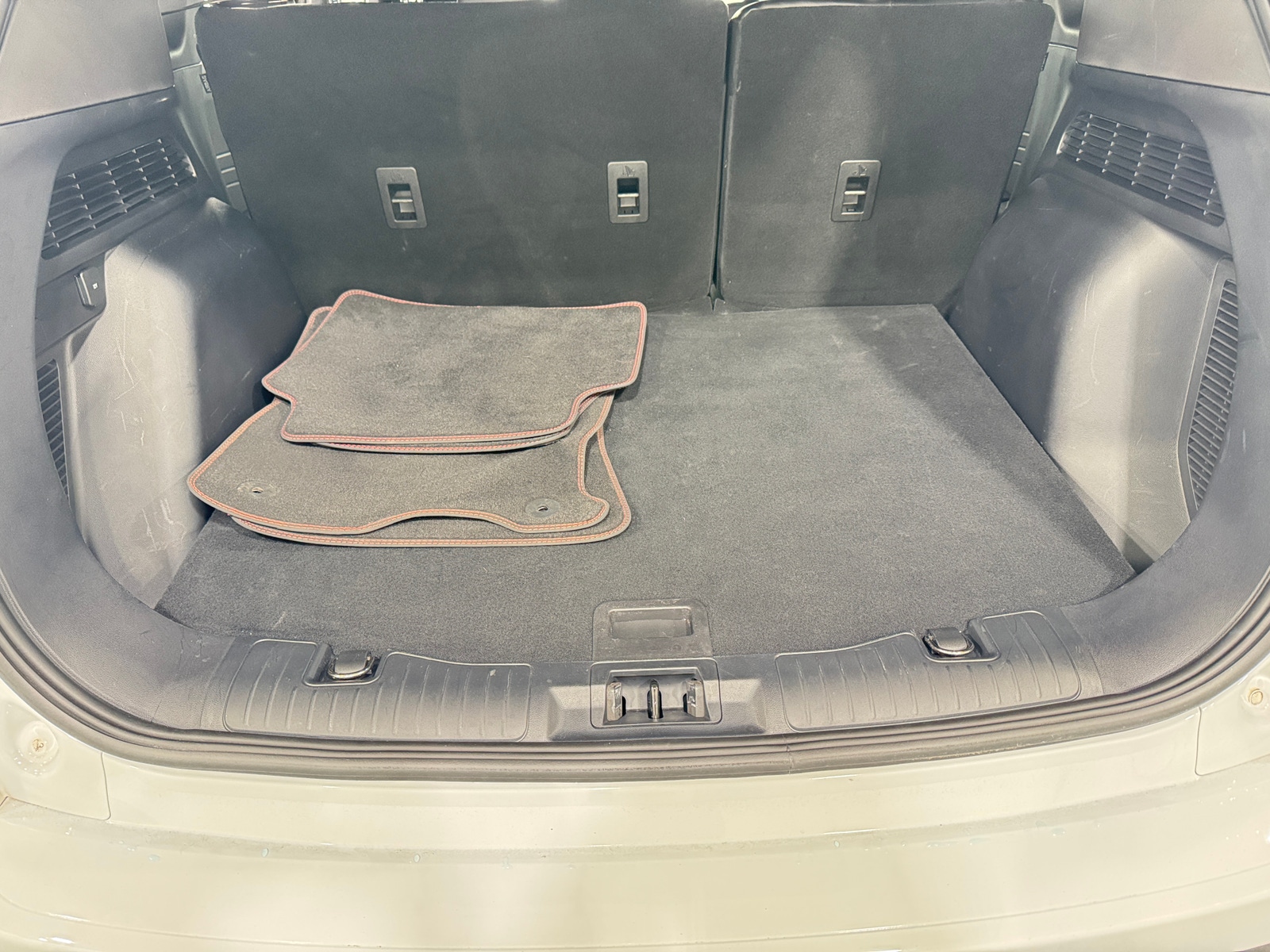 Thumbnail: 2023 Ford Escape - 7