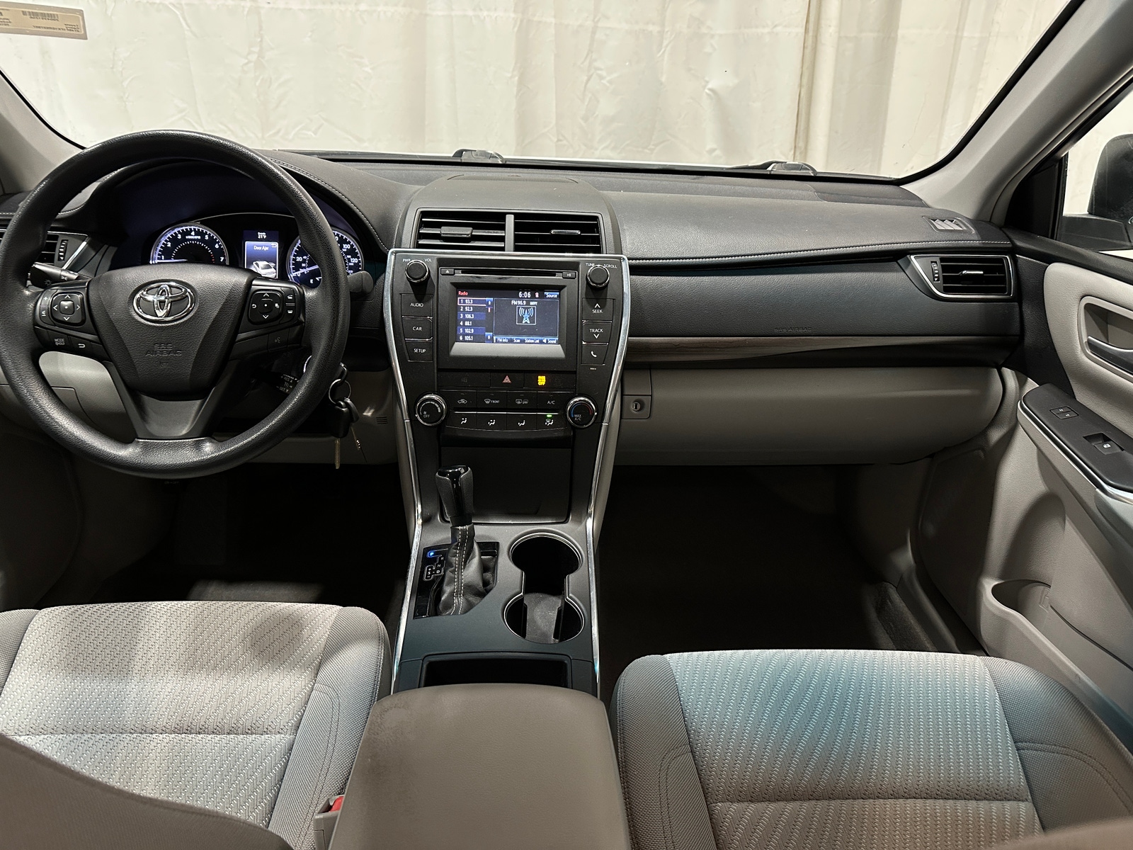 Thumbnail: 2016 Toyota Camry - 3