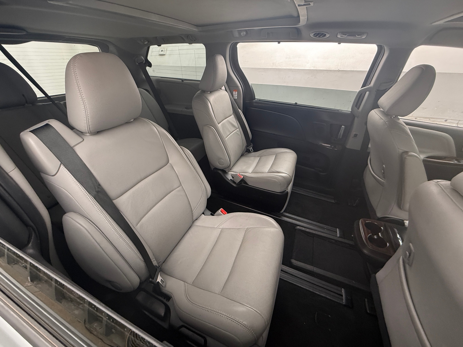 Thumbnail: 2015 Toyota Sienna - 5