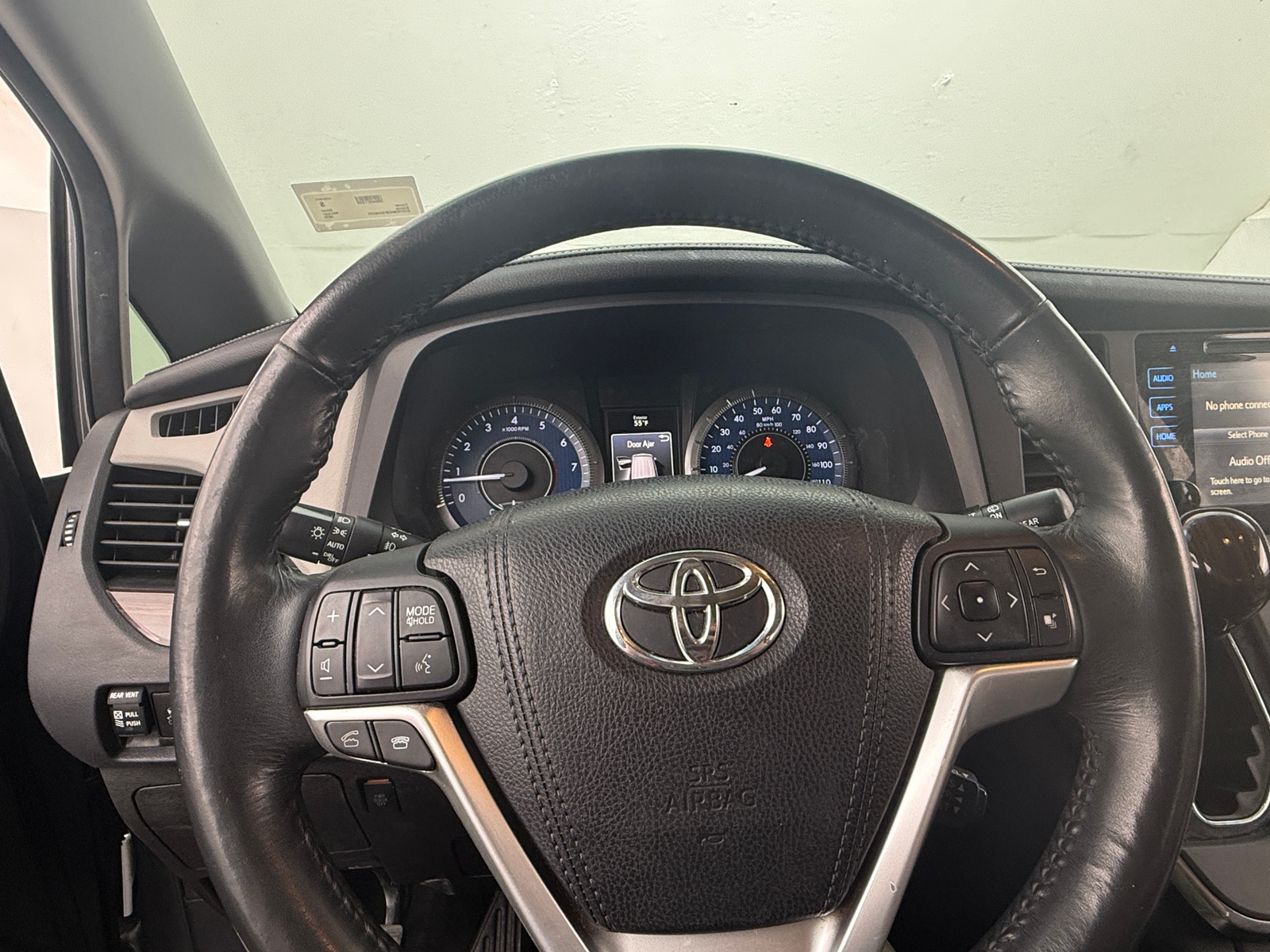 Thumbnail: 2015 Toyota Sienna - 4