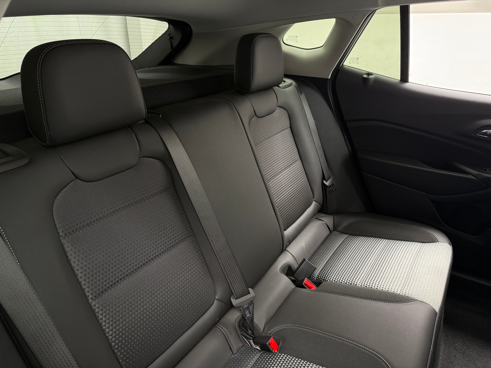 Thumbnail: 2025 Chevrolet Trax - 6