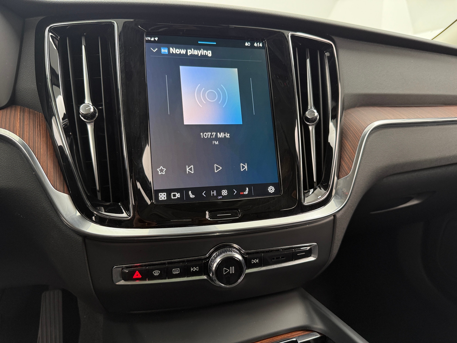 Thumbnail: 2025 Volvo V60 - 3