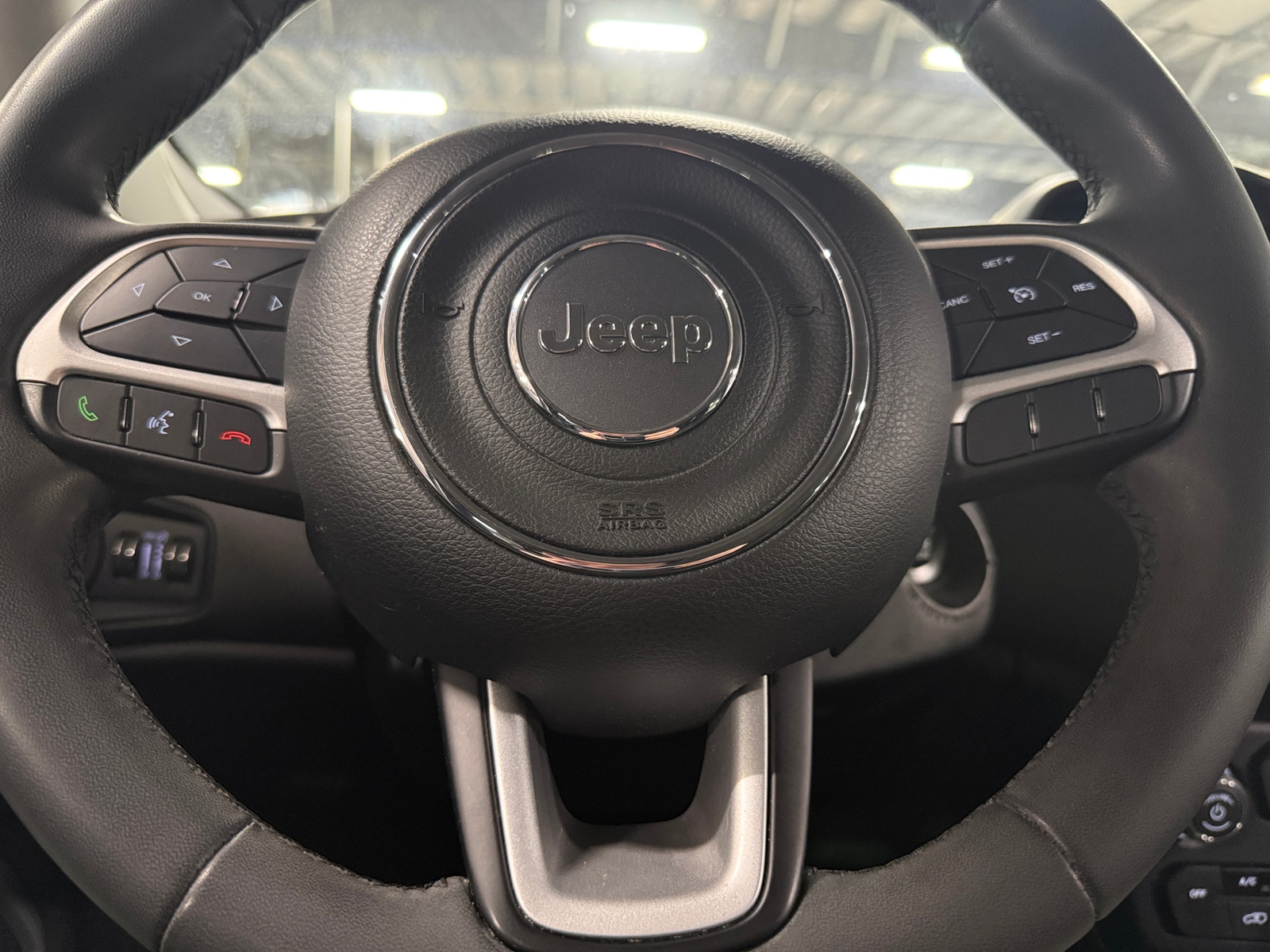 Thumbnail: 2018 Jeep Renegade - 5