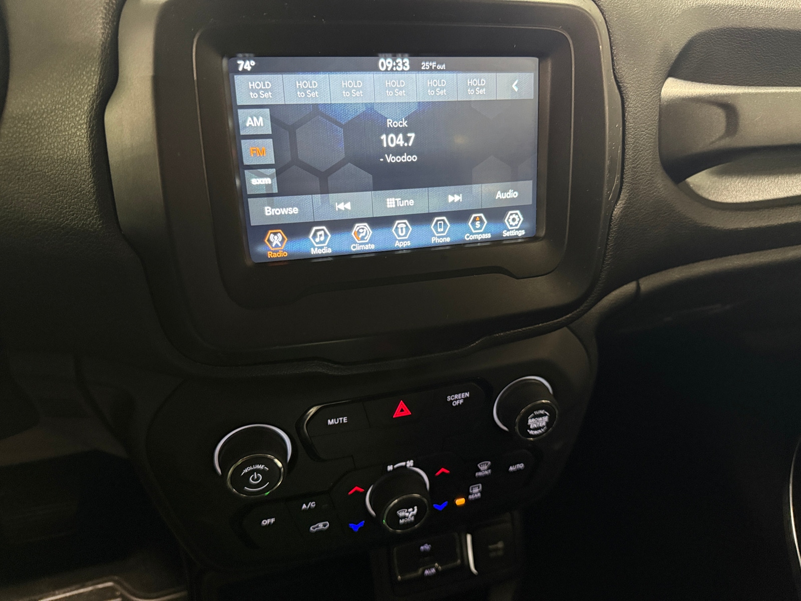 Thumbnail: 2018 Jeep Renegade - 4