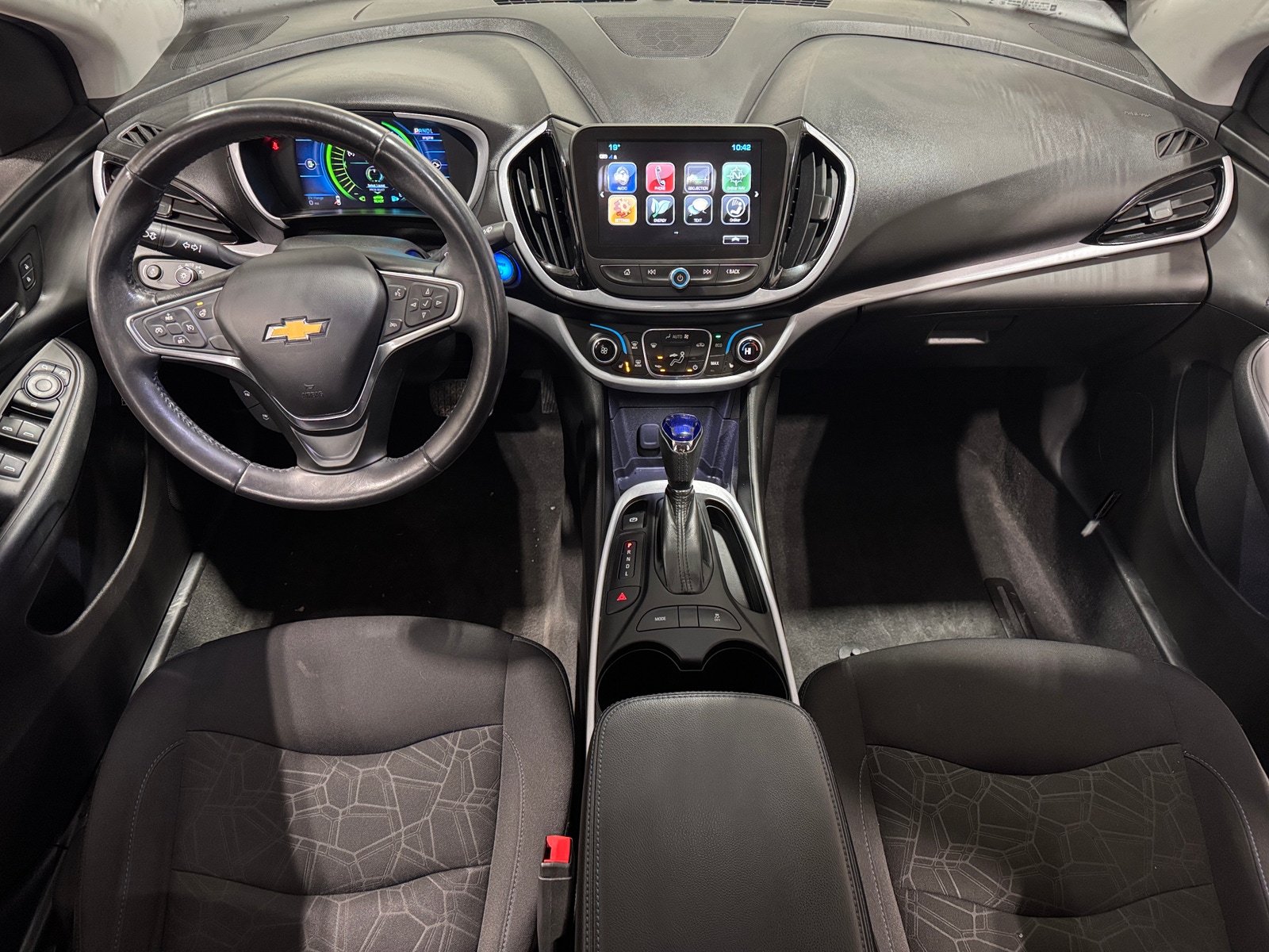 Thumbnail: 2018 Chevrolet Volt - 3