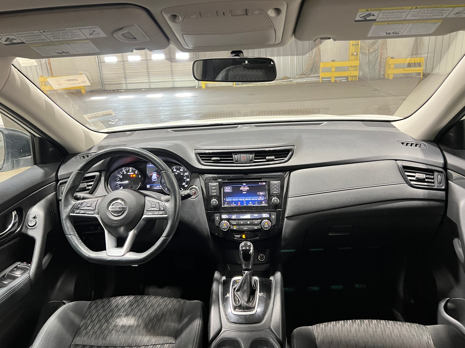 Thumbnail: 2018 Nissan Rogue - 3